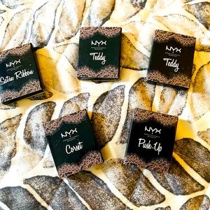 New unused NYX 5 piece eyeshadow set